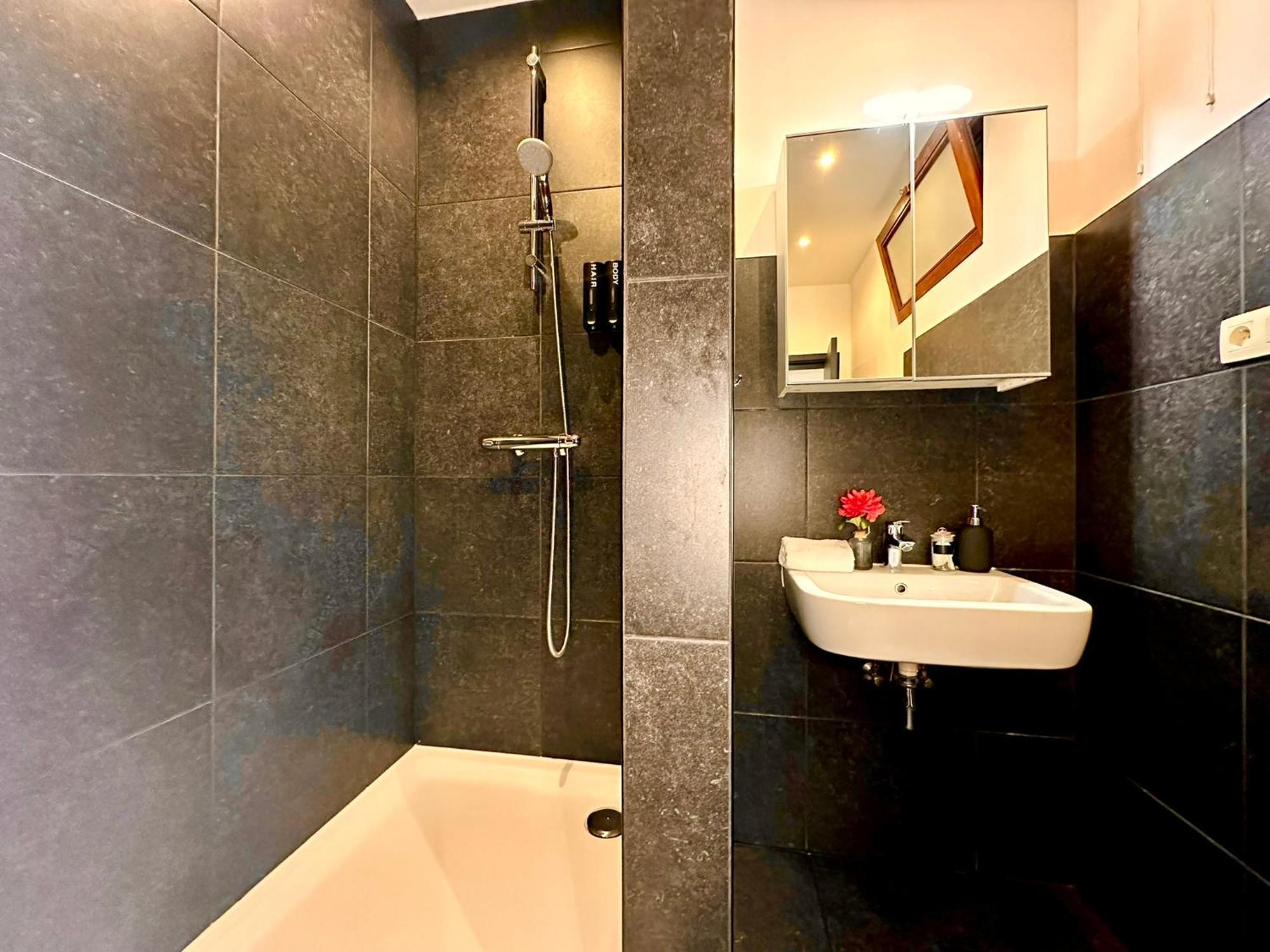 Luxury Suites Centrum By Rikas Hotels 安特卫普 外观 照片