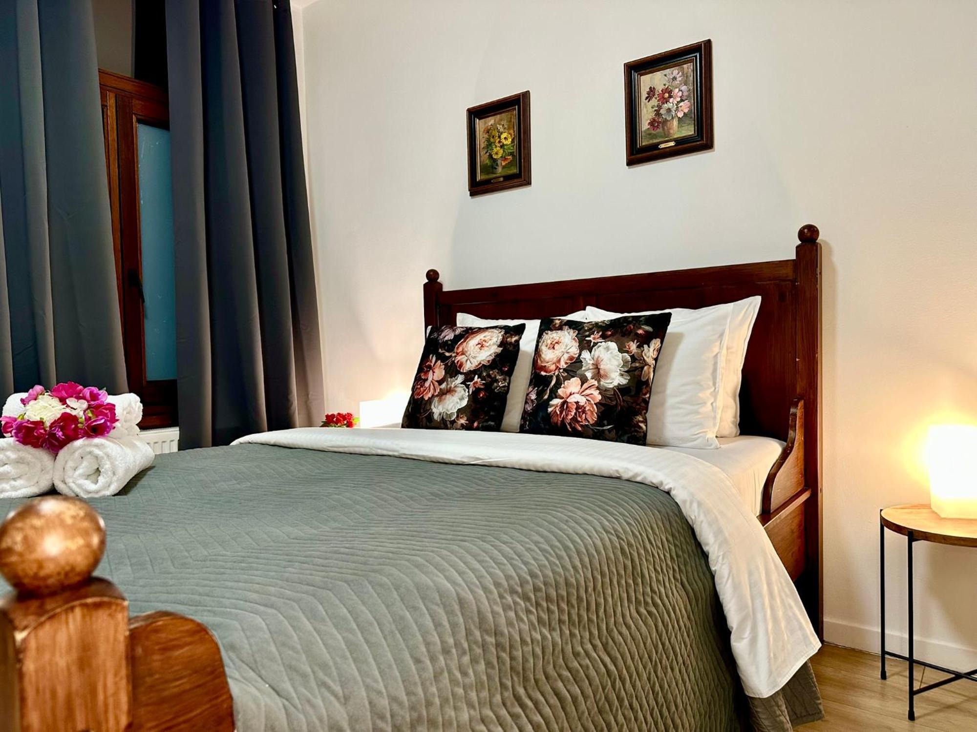 Luxury Suites Centrum By Rikas Hotels 安特卫普 外观 照片