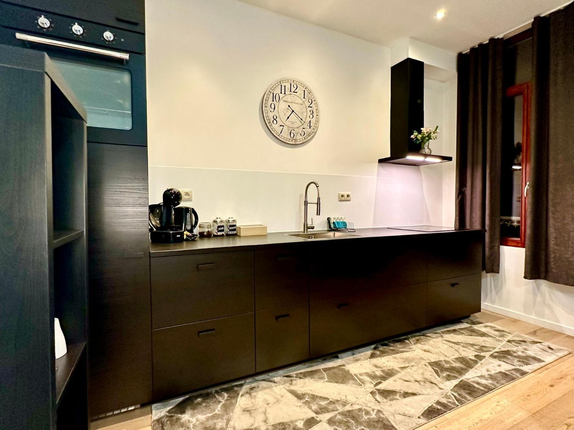 Luxury Suites Centrum By Rikas Hotels 安特卫普 外观 照片